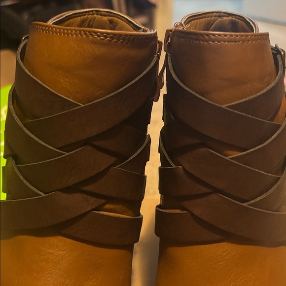 CCO Excellent Like New Condition Journee Collection Wide Strap Booties - Picture 3 of 9